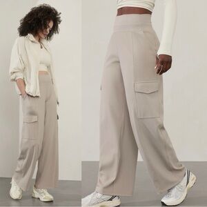 Athleta Venice Cargo Wide Leg Pant Women's Medium Tall Feather Tan Athleisure